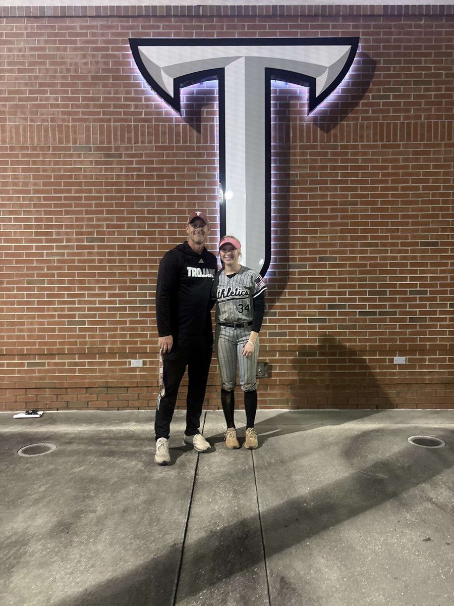 LEIANNA_WAGNER's tweet photo. AMAZING day at @TroyTrojansSB!!! Lots of reps and lots of fun!! Thank you so much @e_newellcoach @NateTompkins @CamdenDecker https://t.co/Z8OkNoF0w7