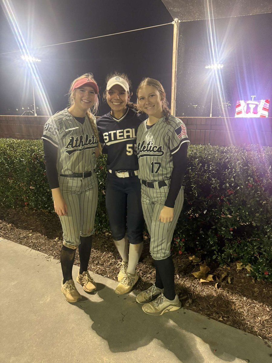 AMAZING day at <a href="/TroyTrojansSB/">Troy Softball</a>!!! Lots of reps and lots of fun!! Thank you so much <a href="/e_newellcoach/">Eric Newell</a> <a href="/NateTompkins/">Coach Nate</a> <a href="/CamdenDecker/">Camden Decker</a>