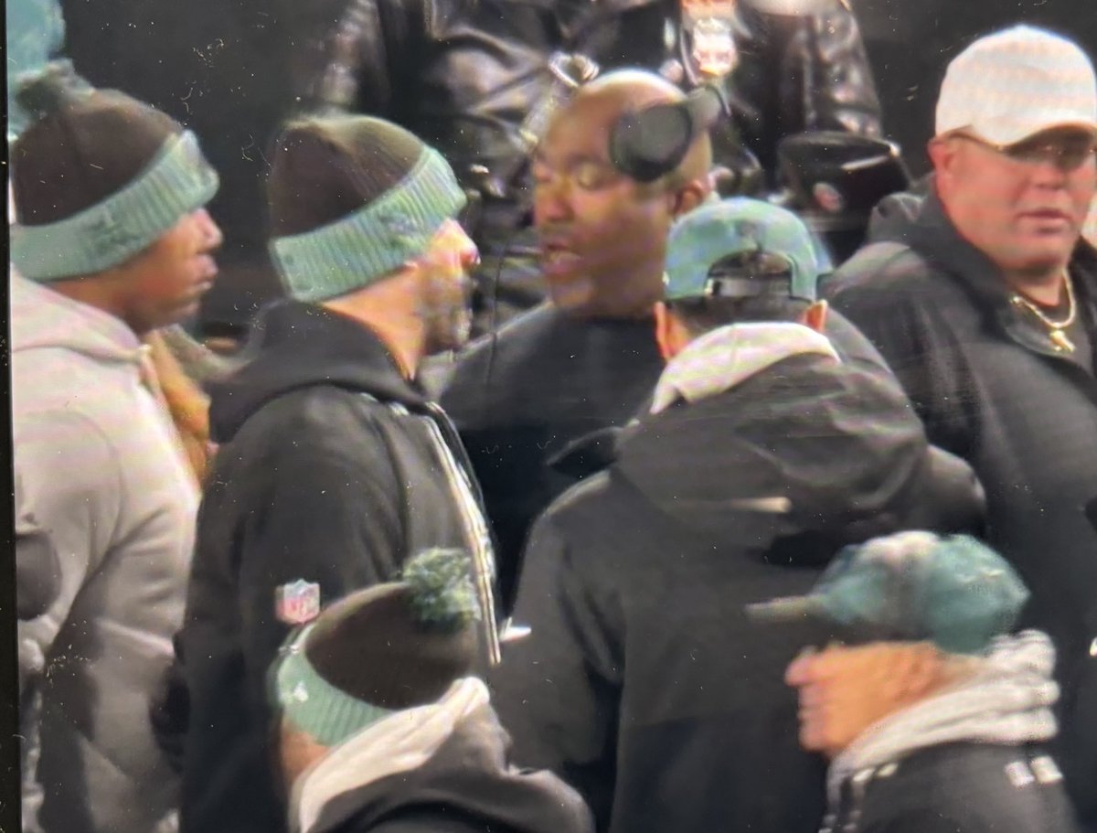 JClarkNBCS's tweet photo. After the Jalen Carter penalty it appears there was an issue on the sideline with Nick Sirianni and the defensive line coach Clint Hurtt https://t.co/oa6HXM49Y8
