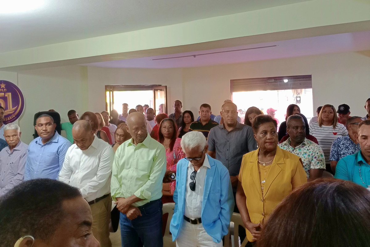 PLDenlinea's tweet photo. #JohnnyPujols, Secretario General del @PLDenlinea | Encabeza inauguración del local municipal del PLD en Hato Moyor, estuvieron presentes los miembros del #ComitéPolítico.

@charliemariotti, #LidioCadet,   #RubénDarioCruz, @GustavoSanchezq y #ThelmaEusebio https://t.co/gMtYWKk1hV