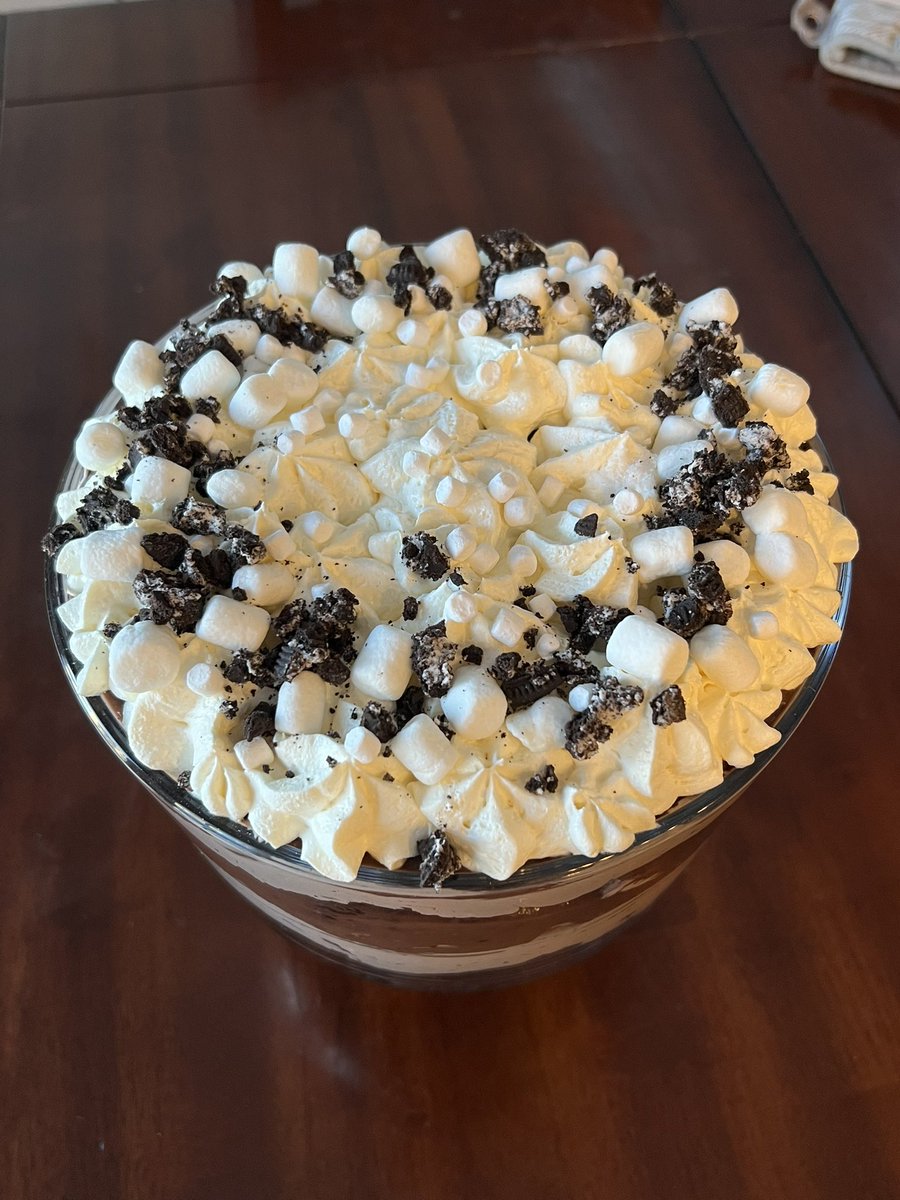 desserts i made this weekend. carrot cake and hot chocolate trifle