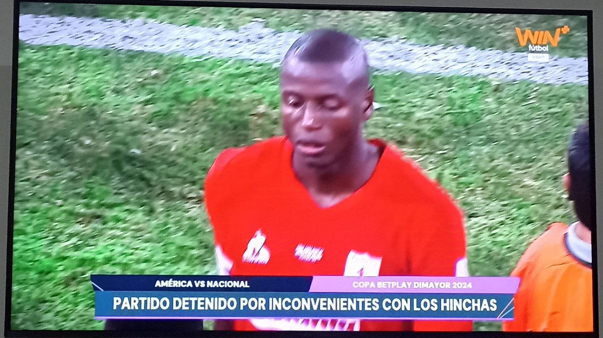 AlejoPinilla81's tweet image. Soy del verde pero que hp tristeza que despidan a su ídolo de esta forma, los mismos hinchas se tiraron la final. 
#FinalCopaBetPlay #ElVar #America #Nacional