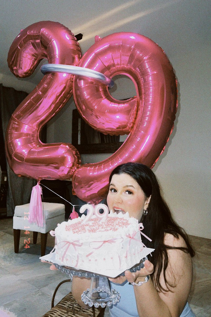 malucanabal's tweet photo. Happy Miloooooo 🩷🩷🩷🩷
Almost 29!!!! https://t.co/Xvf3VT7c4P