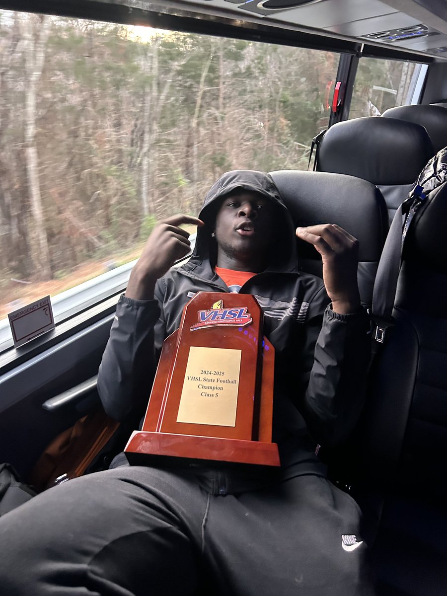 coreydjacobs_'s tweet photo. Blessed to be apart of this back2back state championship run 30-0🏆🔸🔹! https://t.co/ScHnZty2ql