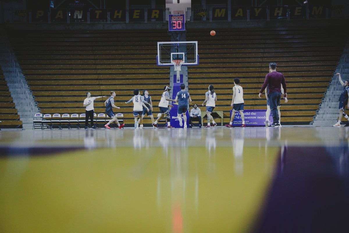 Montana Griz Basketball (@montanagrizbb) on Twitter photo On the ground in Cedar Falls. 
#GrizHoops | #GoGriz On the ground in Cedar Falls. 
#GrizHoops | #GoGriz