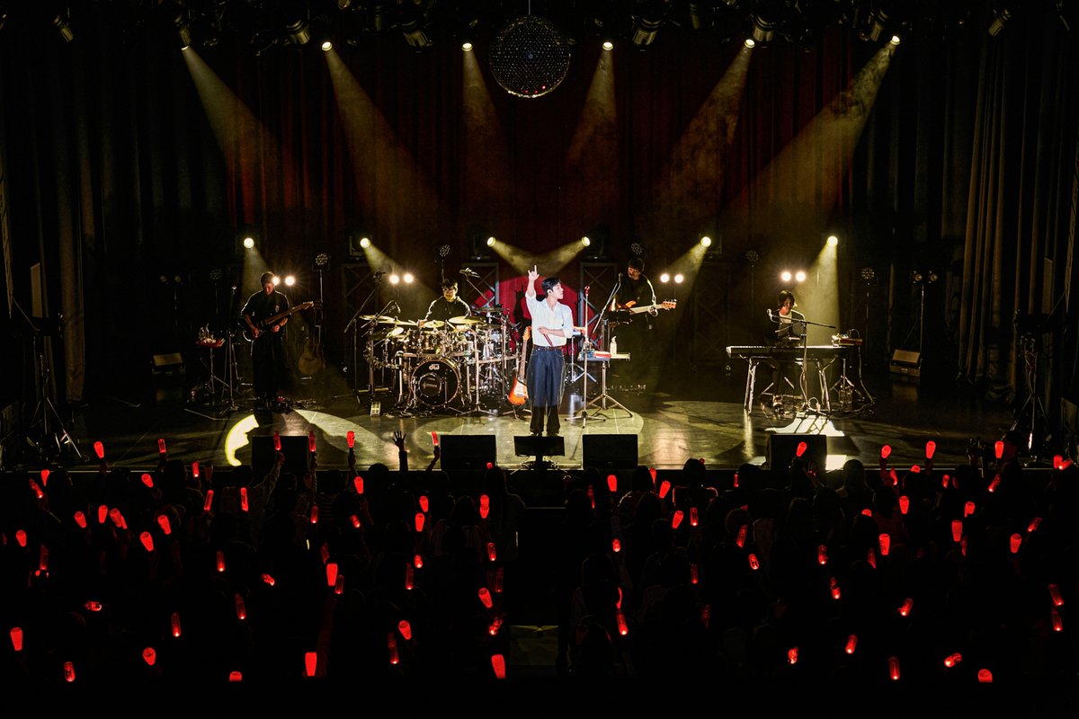 kbsworld_enter's tweet photo. 아이콘 ���준회, 첫 日 솔로 콘서트 성료 “사랑과 감사 그 자체였다”
솔로+아이콘+커버 스테이지까지…다채로운 구성으로 채운 첫 솔로 콘서트
구준회, 드라마→콘서트로 이어가는 열일 행보 ‘올라운더 존재감 증명’

[사진제공 = 143엔터테인먼트]

#구준회 #아이콘 #iKON #JUNE #KooJunhoe https://t.co/k43e8ppJTO