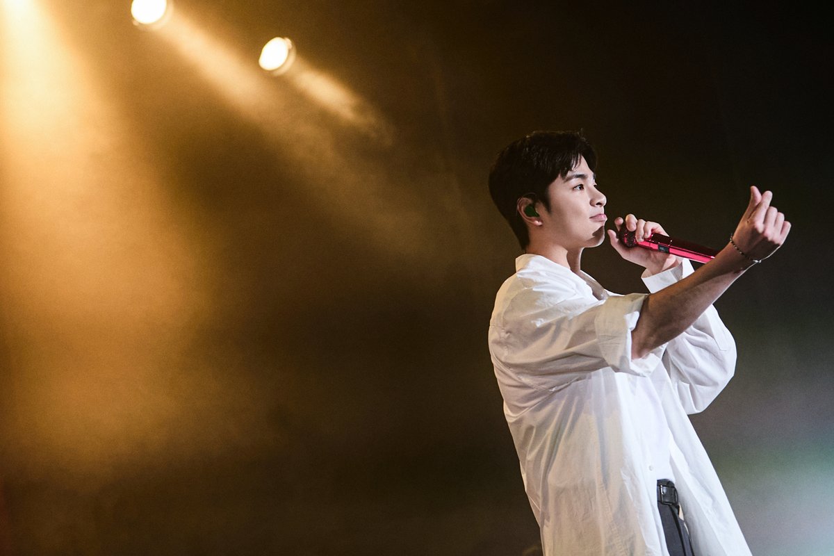 kbsworld_enter's tweet photo. 아이콘 구준회, 첫 日 솔로 콘서트 성료 “사랑과 감사 그 자체였다”
솔로+아이콘+커버 스테이지까지…다채로운 구성으로 채운 첫 솔로 콘서트
구준회, 드라마→콘서트로 이어가는 열일 행보 ‘올라운더 존재감 증명’

[사진제공 = 143엔터테인먼트]

#구준회 #아이콘 #iKON #JUNE #KooJunhoe https://t.co/TC7tUYdIlh