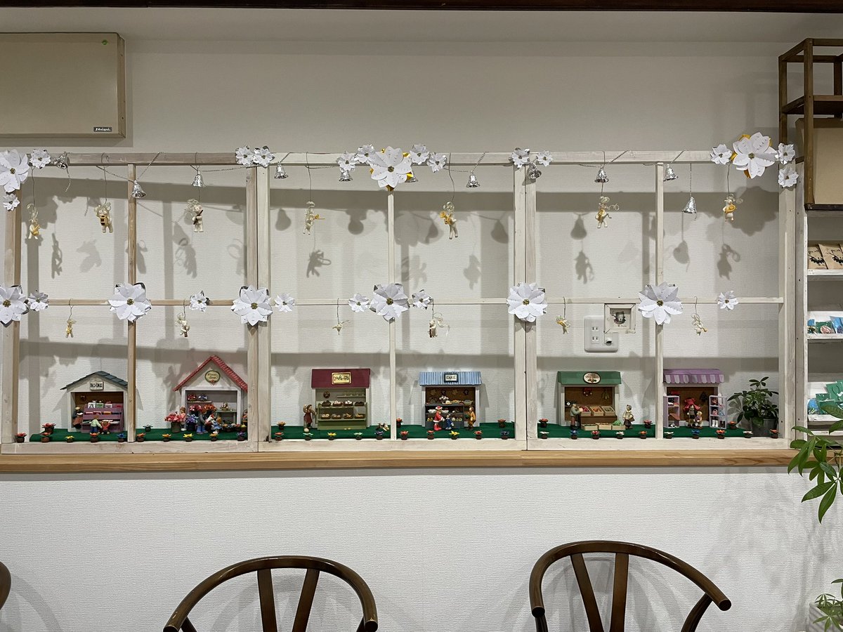 【個展開催】「こねーるおばさんの粘土なクリスマスin Bodaiju cafe」12/16(月)〜22(日)11:00〜18:00（最終日〜16:00）会期中無休　オムライスとカツサンドの美味しいbodaijuさんに、お忙しい時季ですがお越しいただければ幸いです。↓