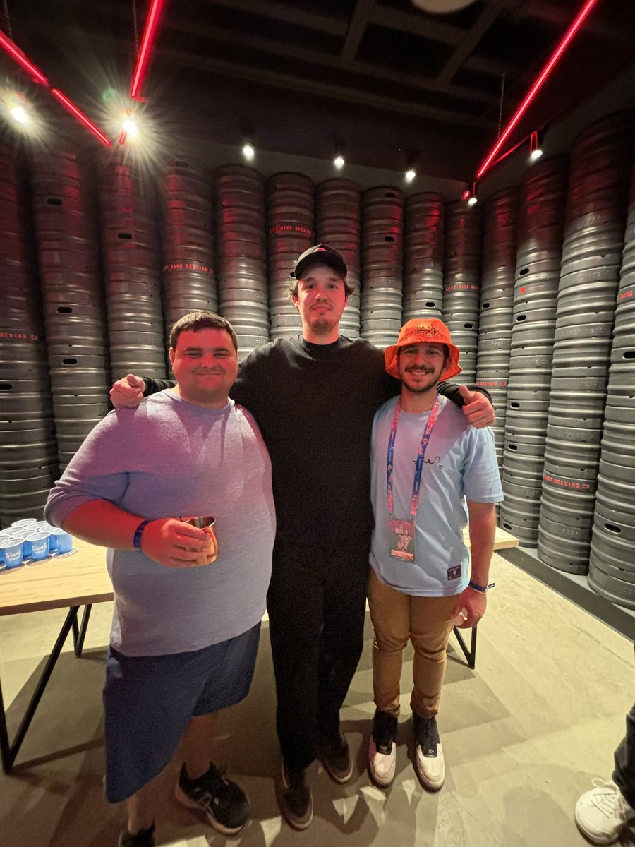 In order to be a successful founder all you need to do is be 7 ft tall 

Luca with Pudgys proves this