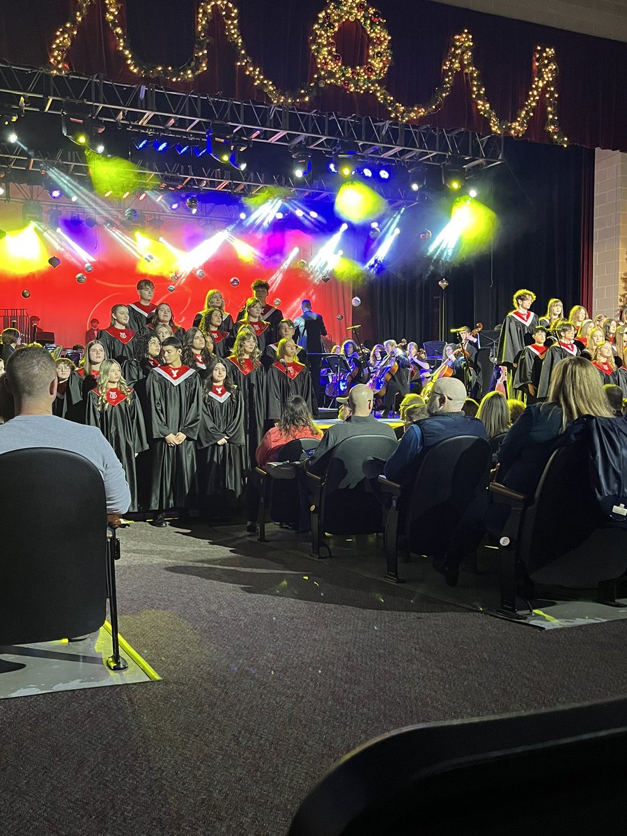 mzedman's tweet photo. I can’t say enough about our students! What a performance! We have some seriously talented students! Kudos to the Y115 staff for their time and commitment to our students! #Prism24 #WeAreYorkville https://t.co/7WufaUl0HT