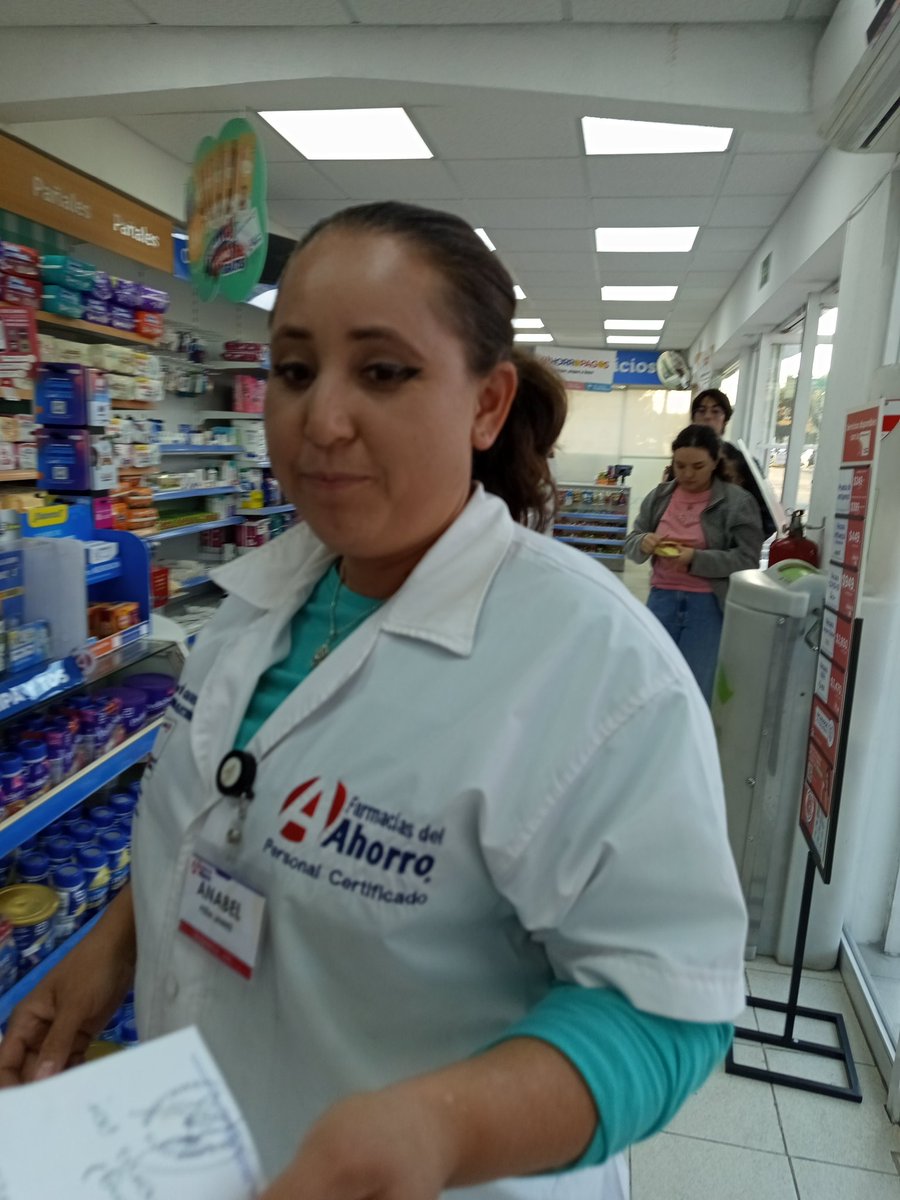 Prispach's tweet photo. Fui a la @FAhorro comprar "Clonazepam", por un diagnóstico de "trastorno depresivo mayor", mismo que tengo por ser víctima de un delito. La señorita me aventó la receta, le pedí explicarme en su política donde decía que solo me podían vender la marca.
@Profeco @COFEPRIS https://t.co/a4M1jRZGHT