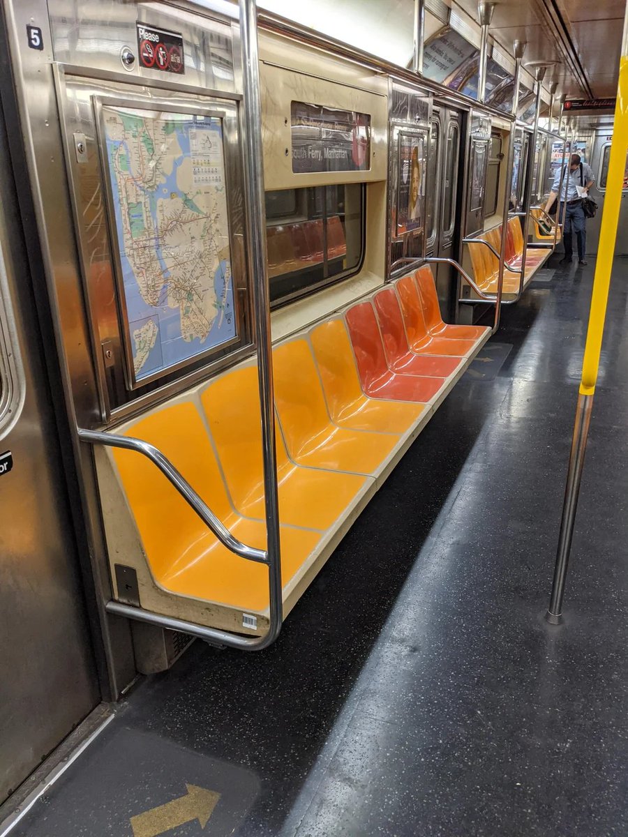 JustinBrannan's tweet image. MTA is phasing out the subway cars with the Tang seats. I&apos;m gonna need a minute😢