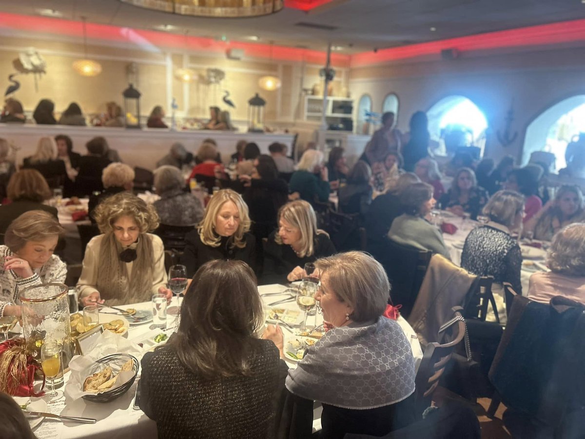 Parikiaki's tweet photo. US Cypriots Christmas Party
https://t.co/DxRq6mVVyn
#USCypriots https://t.co/dhu95hNutP