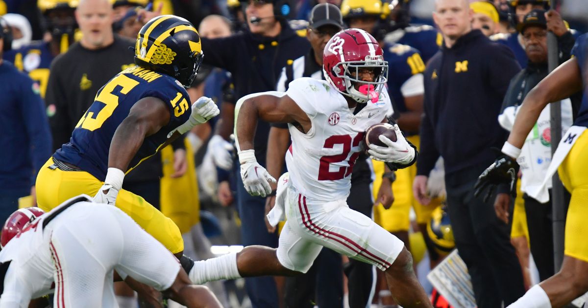GamecockCentral's tweet photo. Report: Top transfer portal running back to visit South Carolina (GC)

READ HERE ➡️ https://t.co/GGkC1BB2q9 https://t.co/hWThoR5eFL