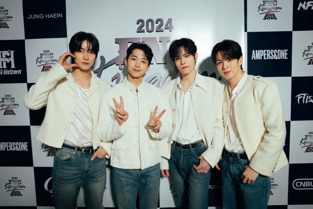 dolgolaeui's tweet photo. Lee Seung Hyub #leeseunghyub #seunghyub #이승협 #shootingstars #mustyougo #nflying #lovelyrunner #bigpicturehouse #bestchickendrama Please also follow Seung Hyub’s official Instagram account - sssn9_zzzn9 https://t.co/Xz260bTXI6
