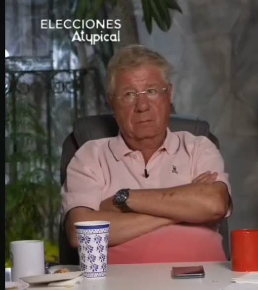 MrDoctorOficial's tweet photo. Me acabo de enterar que la @GlodeJo07 es una vendida a posturas políticas. ¡PATÉTICA! Jajajajaja

Vendida a un viejo rancio https://t.co/Br0CawpMLb