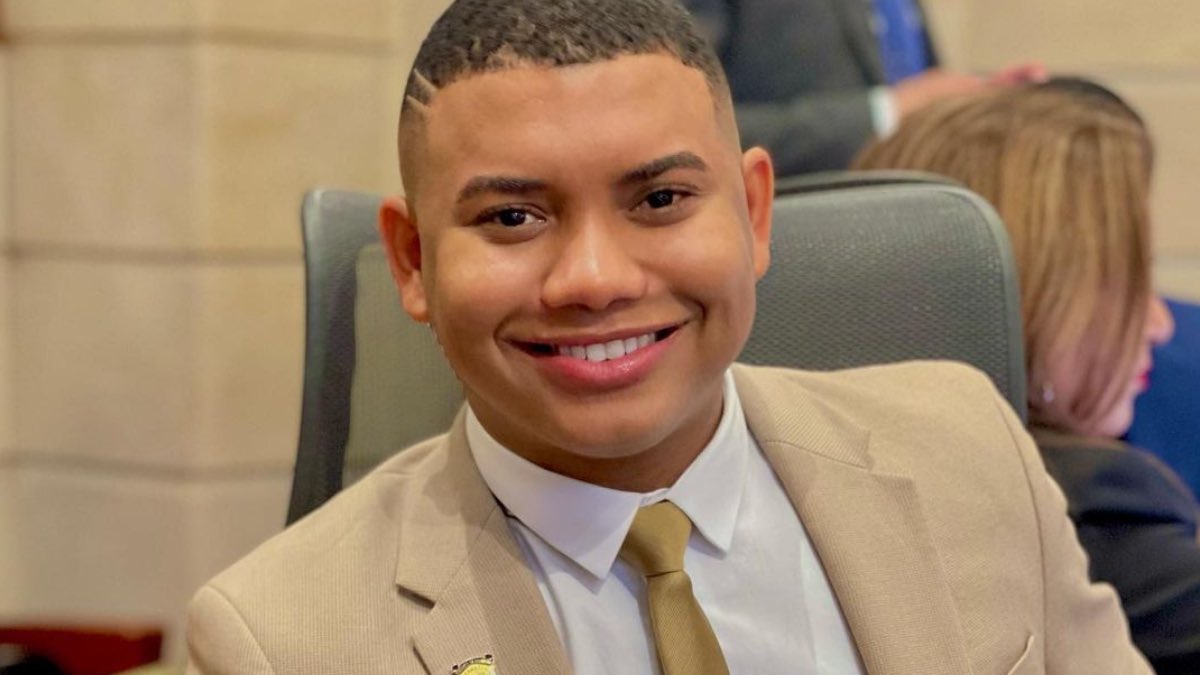 Miguel Polo Polo, el congresista fantasma que cobra $48 millones al mes sin pisar el Congreso, no asistió a 22 plenarias y 18 sesiones de comisión de julio de 2023 a julio 2024. pluralidadz.com