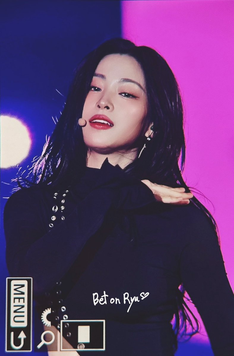 2in01FILM's tweet photo. 2024 Music Bank Global Festival #2IN01 https://t.co/fausMX9XXV