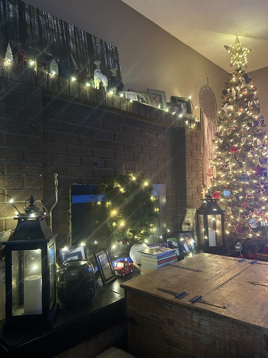 dreamweavr68's tweet image. Cozy feels…….. 💫 #yyc #christmas #comfycozy