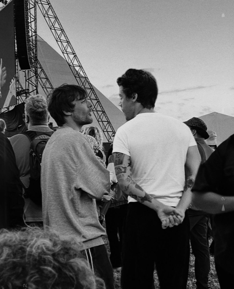 larrystylinzxn's tweet photo. au larry - efeito borboleta

onde Louis, pai solteiro, percebe que um simples encontro com Harry, o professor de artes do seu filho, pode desencadear um efeito borboleta capaz de mudar tudo https://t.co/DKQtYfIsTV
