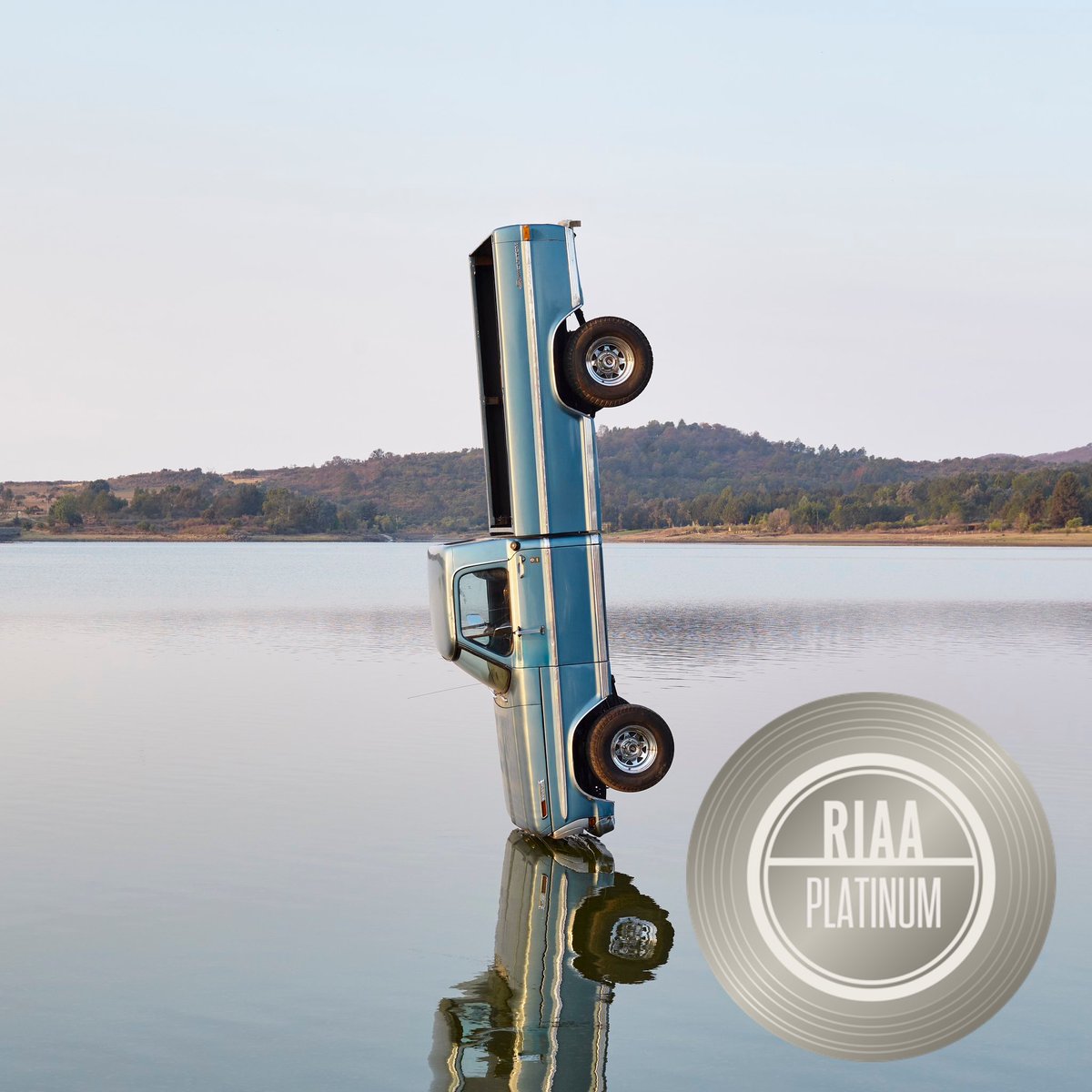 ExtraPosty's tweet image. F-1 Trillion, @PostMalone’s debut country album featuring the 5x platinum single #IHadSomeHelp, has just been certified platinum by @RIAA!