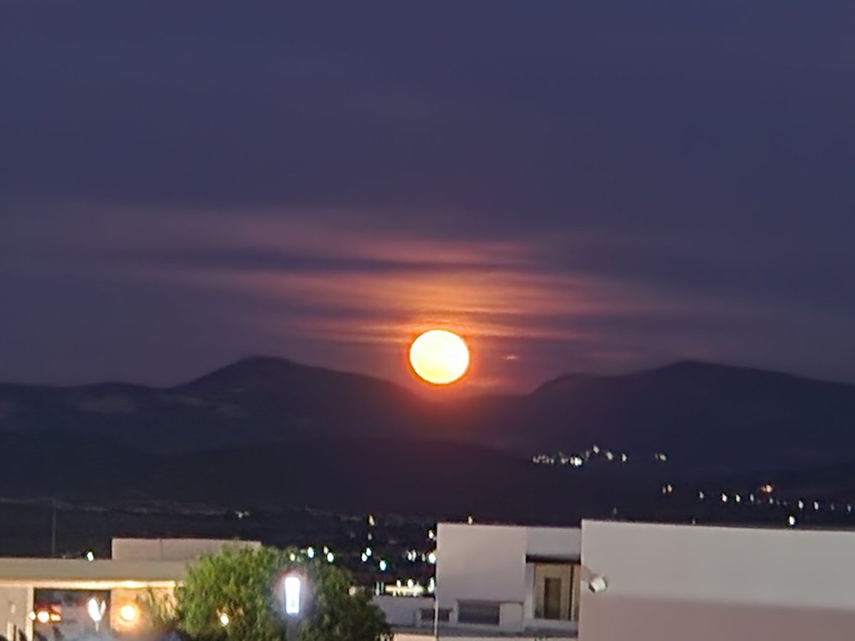 Marcosdsr7's tweet photo. #Moon :O https://t.co/732rr2xnZx