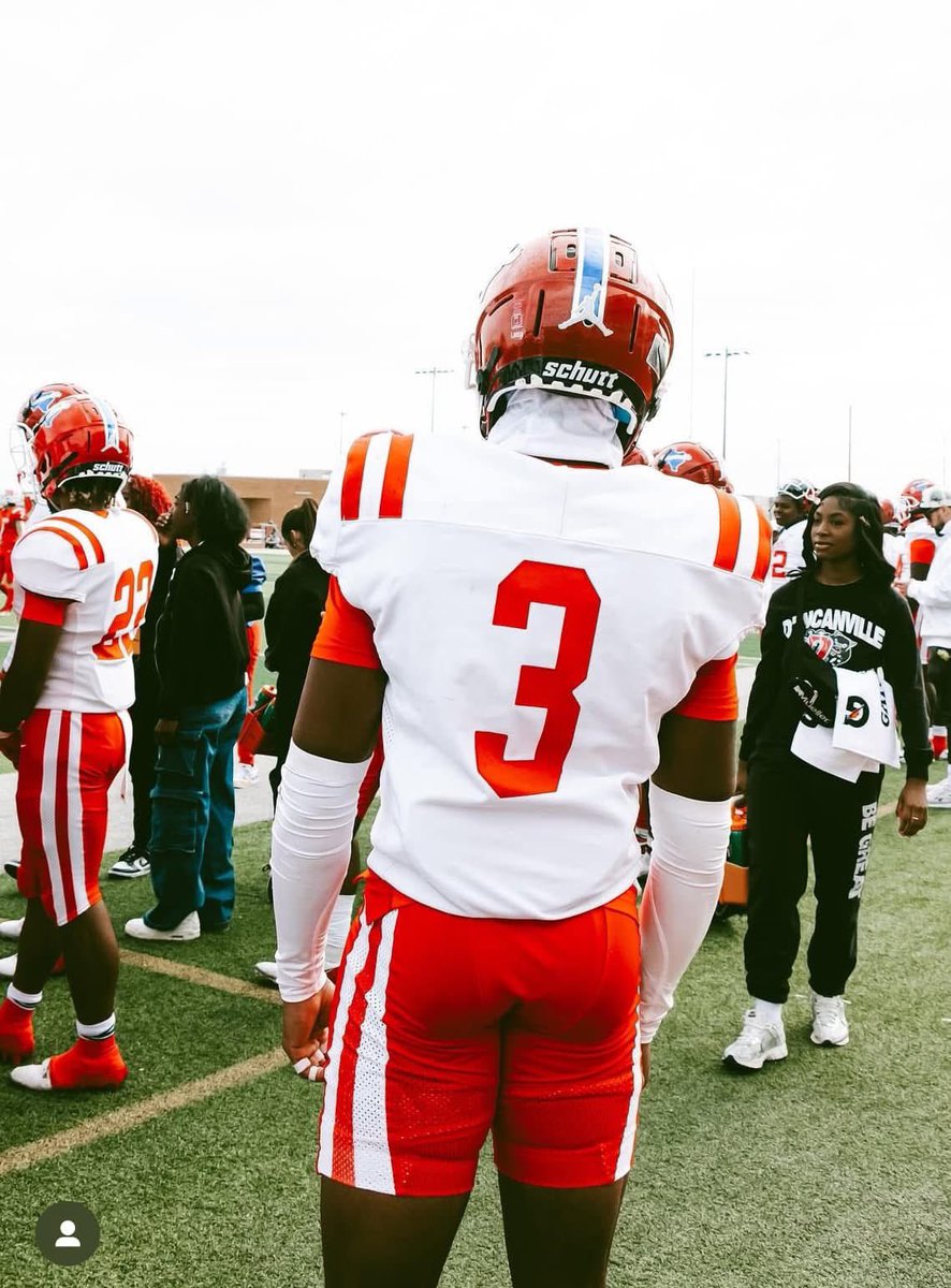 javionholiday25's tweet photo. I preciate all the things duncanville coaching staff have taught me throughout these 4 yrs. Y’all taught me how to fight thru adversity and to trust my bruddas. I’m leaving as a 2x State Champ, 1st Team DB and a full ride scholarship to play ball at the next level - 3 Signing Out https://t.co/1TJoQh2njd