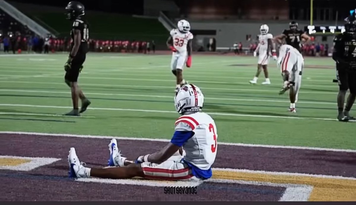 javionholiday25's tweet photo. I preciate all the things duncanville coaching staff have taught me throughout these 4 yrs. Y’all taught me how to fight thru adversity and to trust my bruddas. I’m leaving as a 2x State Champ, 1st Team DB and a full ride scholarship to play ball at the next level - 3 Signing Out https://t.co/1TJoQh2njd