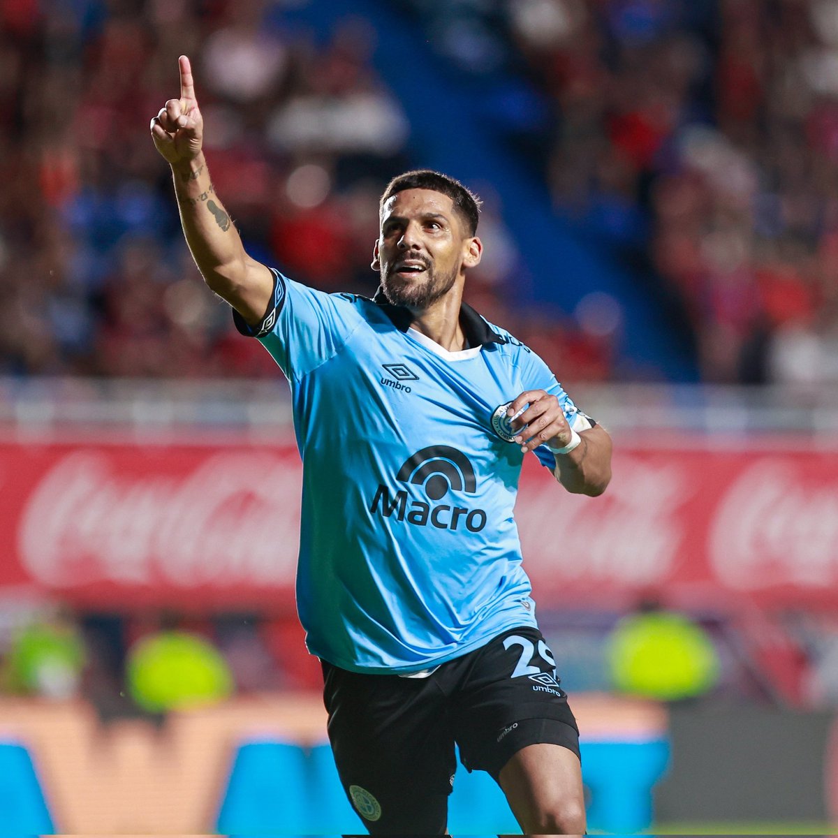 DataBelgrano68's tweet photo. #Belgrano | 🏴‍☠️⚽️🔝 Franco JARA se consagró como el MAXIMO GOLEADOR de la Liga Profesional de Fútbol con 13 anotaciones.

🤯 Es la tercera vez en los últimos cuatro campeonatos locales que obtiene dicho logró un jugador de Belgrano. https://t.co/QspDMpCAiQ
