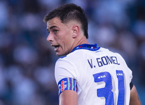 LaEterna10's tweet photo. Valentín Gómez - 21 años
Damián Fernández - 23
Christian Ordóñez - 20
Maher Carrizo - 18
Joaquín García - 23
Thiago Fernández - 20 
  
Todos estos productos de sus inferiores. El Vélez de los pibes gritó campeón. https://t.co/GvunIvpurW