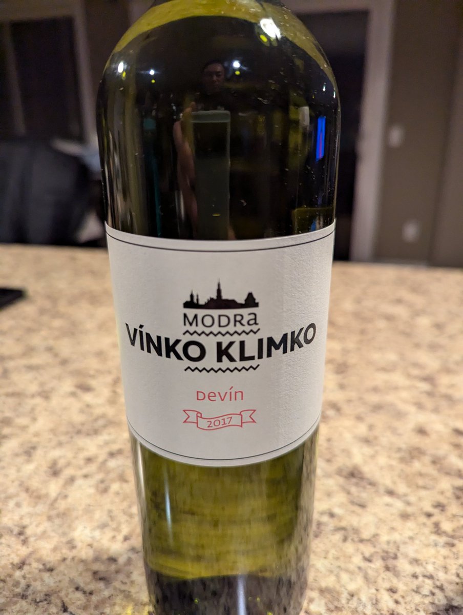 YuyaKiuchi's tweet photo. Celebrating buying a new bed/mattress with this bottle tonight!! https://t.co/MMbtAjYieV