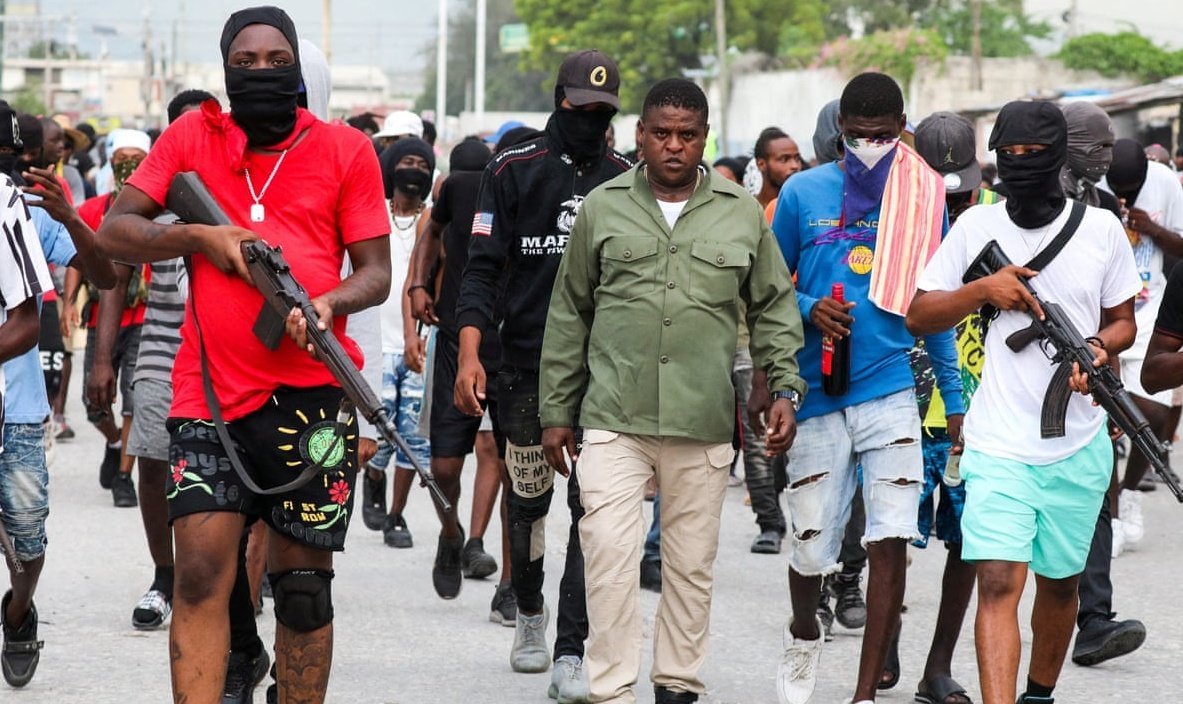 MJojeb's tweet photo. Le second chef de bande du groupe de Barbecue qui est Kendy alias Jeff Mafia, et plusieurs autres bandits, ont été tués le 15 déc. 2024 à Fort-national lors d'une #opération menée par la #PNH. Le #porte #parole adjoint de la #PNH, Lionel Lazarre a confirmé l'information. @MJojeb https://t.co/RUfV3iQy0Z