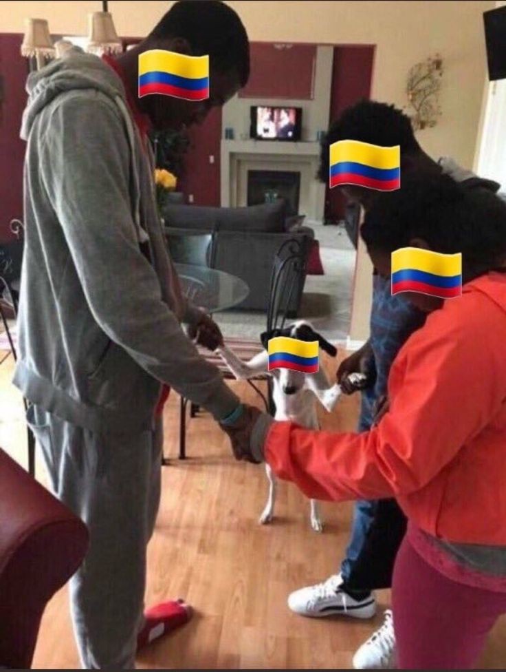 pan de bono, lechona, ajiaco, bambuco, sierra nevada, bachatombo,cris valencia... Tenemos eso y más, solo nos falta el #SMTOWNLIVEinColombia 😘.

#ColombiaQuiereMasKPop