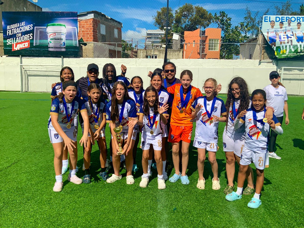 ErickPerezN's tweet photo. ¡Campeonas del Torneo Navideño de Garrincha FC en el Lanco Arena de Galerías 360, Categorías U12 y U14!

Además, se llevaron varios premios individuales que reflejan el esfuerzo y dedicación de cada una: Máxima Goleadora, Portera Menos Goleada y Jugadora Más Valiosa del Torneo. https://t.co/sr7sjXTqLH