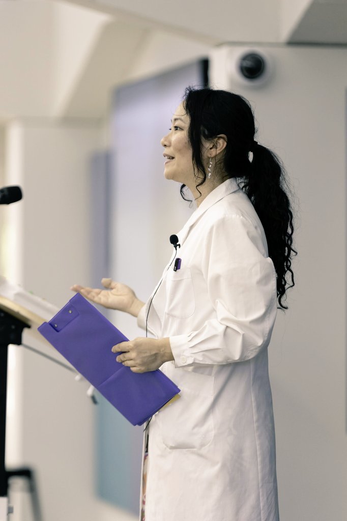 scientist_mum's tweet photo. Pleasure to be an invited #author to emcee the 15th anniversary of #ROLA. Year 1 to 6 students from 8 primary schools read a section from their #book of choice and judged on clarity and engagement.
#readingcompetition #community #rinawong #scienceart #DrRina #rinafu #literary https://t.co/YsPuhQ2UNY