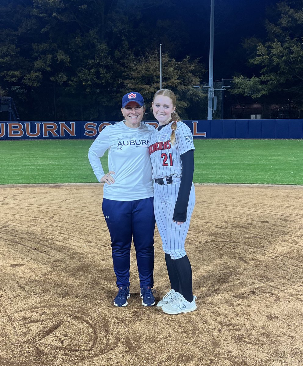 CampbellHicks28's tweet photo. I had a great weekend at the @AuburnSoftball pitching and all-skills camps! @KateMalveaux @CoachMalveaux and @rykerzc are building an excellent program from the ground up …and I got to hit at #TheJane https://t.co/pXWIqNgEhv