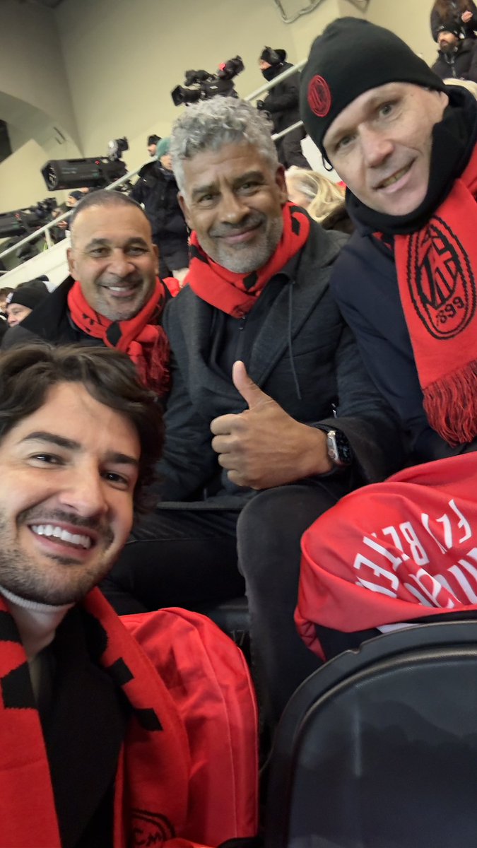 Pato's tweet image. ♥️⚽️ 🇳🇱 🇧🇷