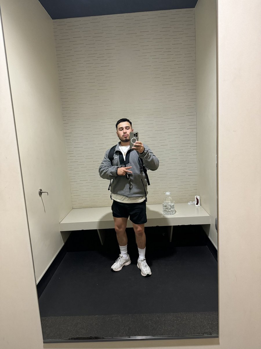 Mando21_'s tweet photo. Gym https://t.co/nXa6jle2i1