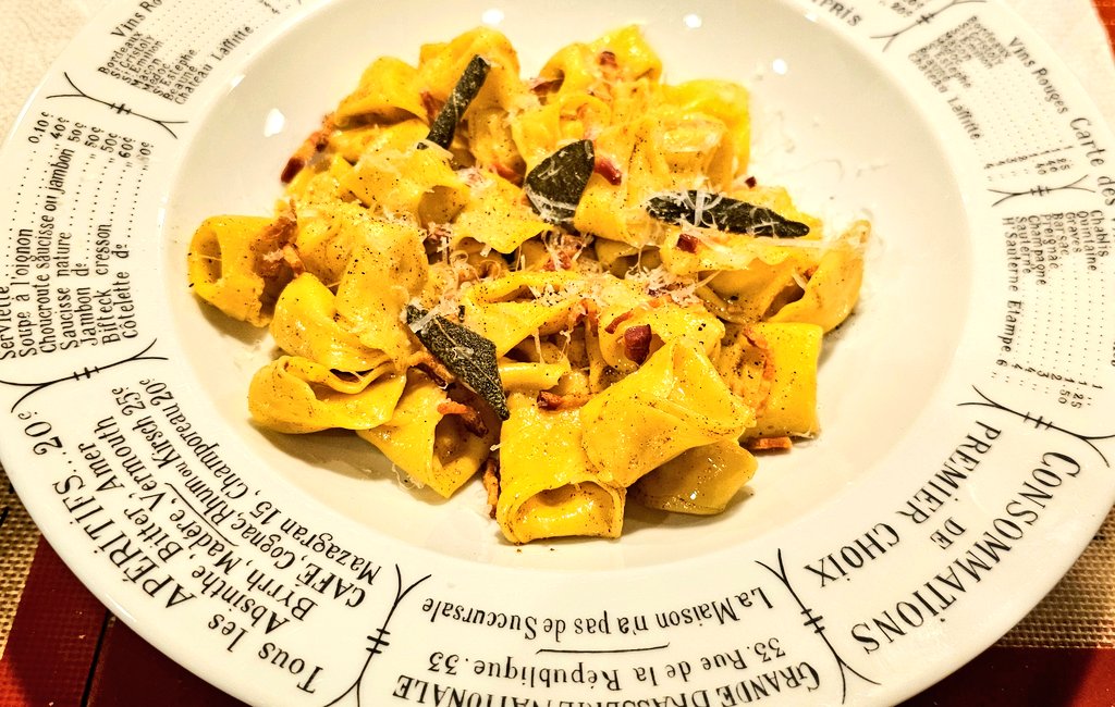 AtheenCooks's tweet photo. For this week's #TwitterBakeoff, we had to use cream cheese, bacon, and lemon.

So I made fresh tortellini from scratch, with a home made cream cheese/bacon/lemon zest filling, tossed in a sage brown butter sauce.

There were no leftovers. 😂 #AtheenCooks @ebeth360 @BakeoffJudge https://t.co/7LYtIJ2LXX