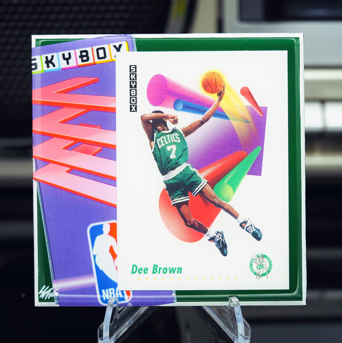 CardTiles's tweet photo. Legendary NBA photographer @natlyphoto birthed a masterpiece when took this photo!
Then Skybox added their design magic, printed a billion cards, and then I made one of them into this tile! 🤩
This one is sold. Thank you! 🙏
#classiccardtiles #deebrown #celtics #reebokpump https://t.co/DtzcVQJpML