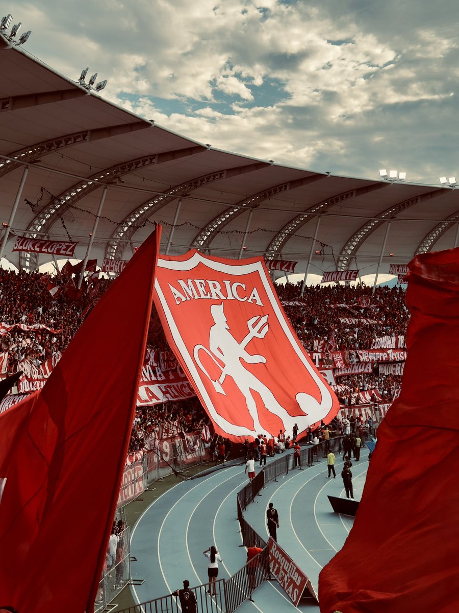 Brandon_Valdes's tweet photo. Nunca será moda, ¡Americano por siempre! @AmericadeCali https://t.co/eok4sOEpxH