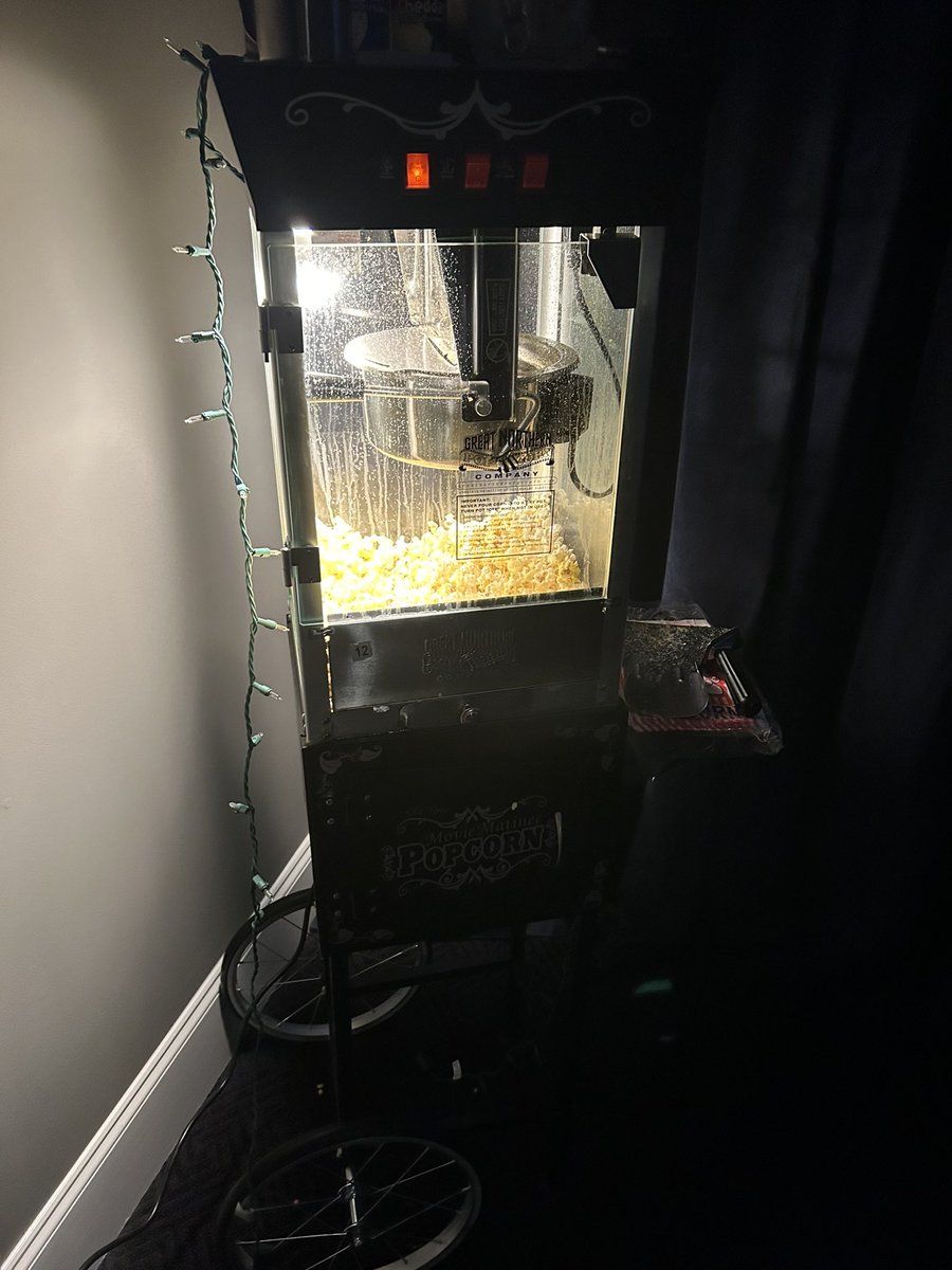 ManeeshaJones's tweet photo. Definitely did the jiffy pop thing but this is how we roll now! 🍿🍿🍿 https://t.co/hxlYohsIYg