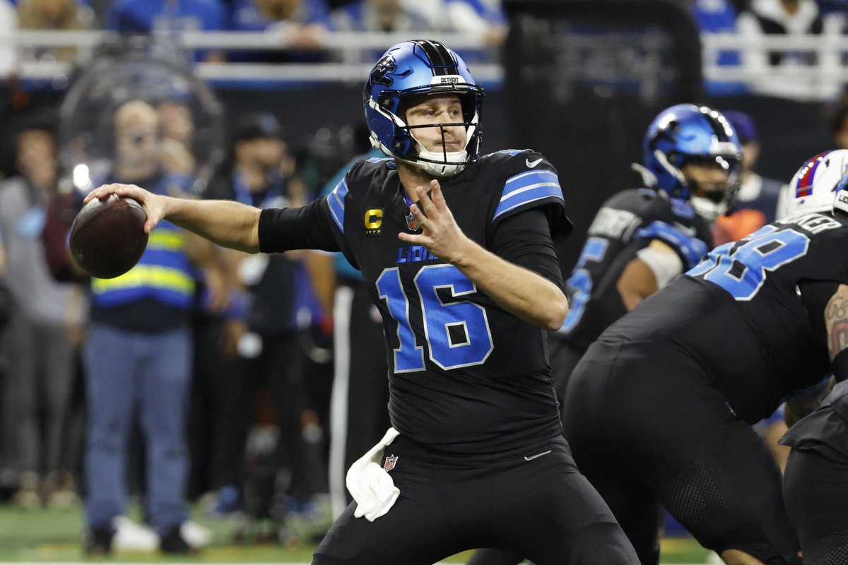 NFLFantasy's tweet photo. Jared Goff scored 41.06 fantasy points, but was benched in 63.2% of leagues... https://t.co/IcMzYIBaZS