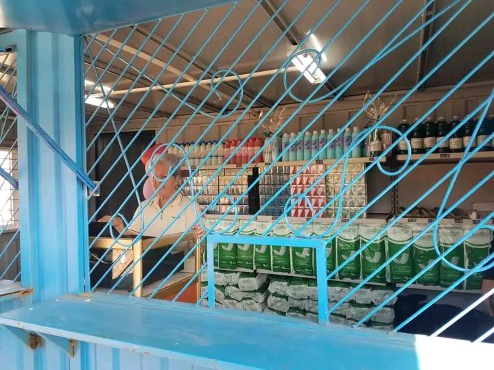 AsmbleaMu94569's tweet image. Reapertura del Kiosco La Esperanza en el municipio de # Artemisa tras su remodelación después de ser abatido por los fuertes  vientos del huracán Rafael.
#GenteQueSuma
#clientesatisfecho
#ArtemisaJuntosSomosMas
#tiendascaribeartemisa
#Cuba
