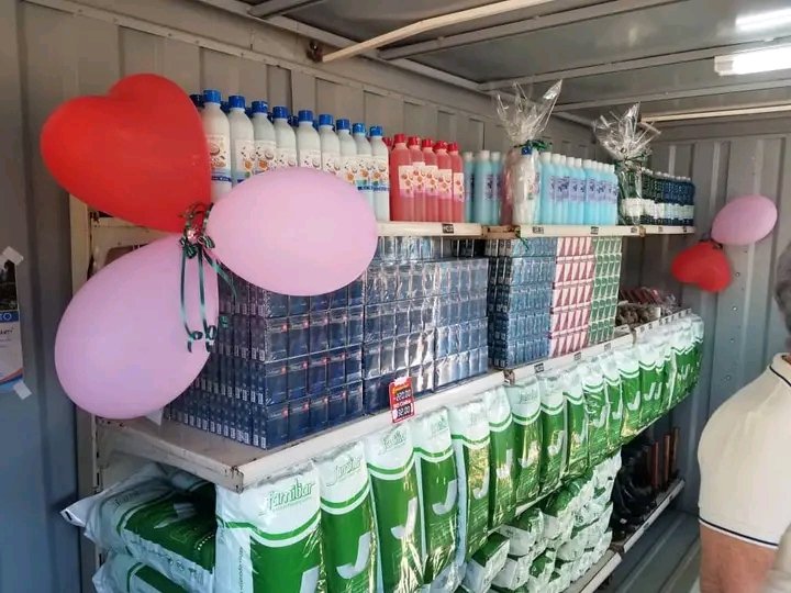 MLacubanisima's tweet image. 👉 Reapertura del Kiosco La Esperanza en el municipio de Artemisa tras su remodelación después de ser abatido por los fuertes  vientos del huracán Rafael.
#GenteQueSuma
#clientesatisfecho
#ArtemisaJuntosSomosMas
#tiendascaribeartemisa
#Cuba