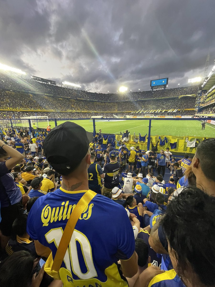Gab1vazquez's tweet photo. EL MEJOR DÍA DE MI VIDA💙💛💙
tantos años soñando conocerte y estar ahí alentándote! después de tantas malas que me venían pasando los últimos años todo va tomando color y disfrutando de todo, Gracias dios❤️ https://t.co/TI0DBfnqXf