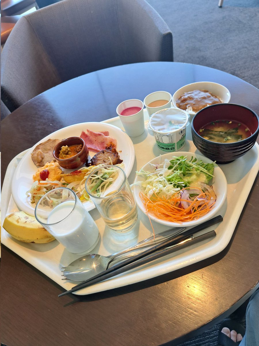 cymatics2020k's tweet photo. Day4　沖縄

最後のビュッフェの朝食
暮らしの発酵ストアーでお土産
ホテルの庭でアーシング

午前でホテルをチェックアウトして北中城から具志頭に移動

クライミングをしに行きました。 https://t.co/L9k4nStLiA