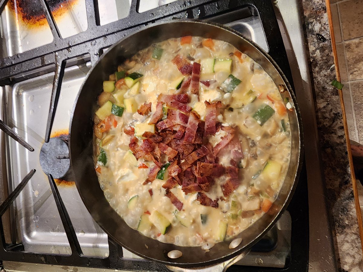oilyfishhead's tweet photo. @ebeth360 Chicken pasta with bacon, cream cheese, lemon sauce.
#twitterbakeoff https://t.co/pyURQxjm1V