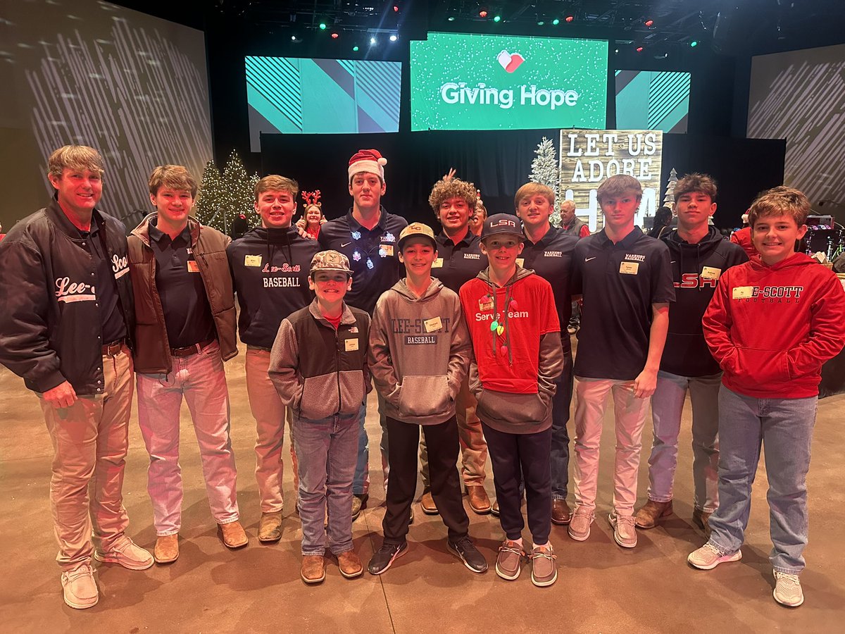 lsabaseball24's tweet photo. Saturday, the Lee-Scott Baseball program took part in Giving Hope with Church of the Highlands. What an honor it was to serve the Auburn community and be the hands and feet of Jesus! #morethanbaseball #serve #lsabaseball https://t.co/OK5Z4zLm9Z