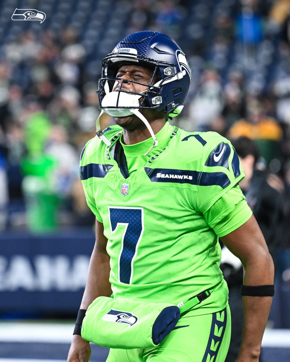 Seahawks's tweet photo. Go time. https://t.co/7cFQOgiqUg
